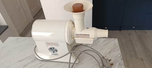 Champion juicer 2000 cold - juicer,