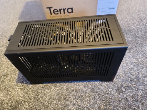 Fractal design terra small - fractal,
