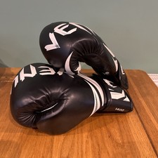 Venum Black and White 14 oz Boxing gloves. 3.0