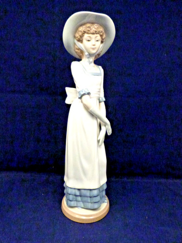 Nao figure lladro - by, pamela