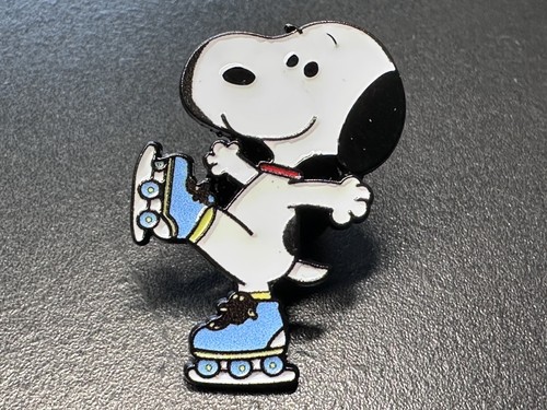 Snoopy roller derby skater - derby,