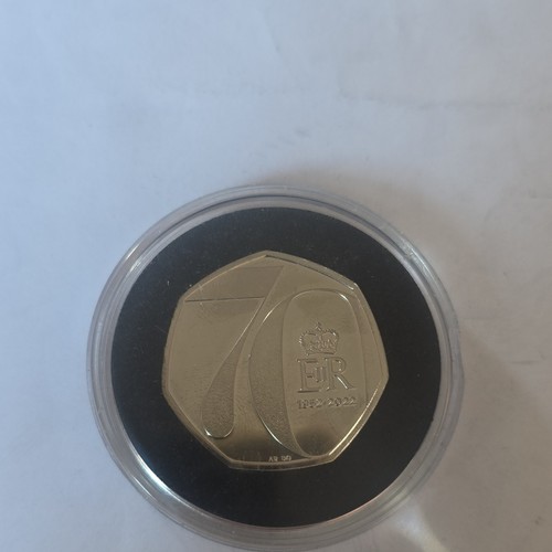 2022 50p platinum - uk,