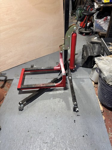 Motorcycle lift good condition - motorcycle,
