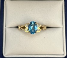 Lovely 9ct Gold, Blue Topaz &