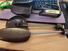 SHOE TREES - DASCO + DUNKLEMAN - A pair of each make.- brown plastic - size 6 -8