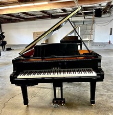 Yamaha C3 Grand Piano w/MK4