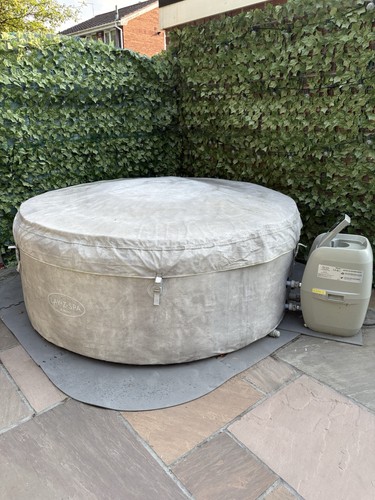 Lay spa zurich - zurich, tub