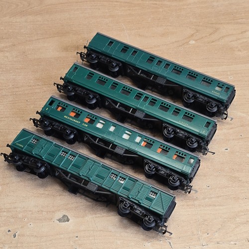 Tri ang hornby coach - oo,