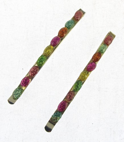 Sparkling coloured gems hair