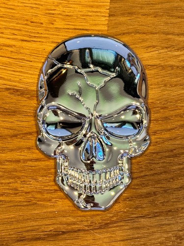 Metal skull badge silver - 3d,