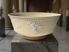 WEDGWOOD Jasperware Handcrafted Primrose Yellow Large Fruit Bowl (21cm) '77