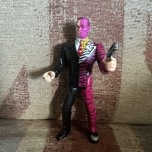Two face from batman - two-face,