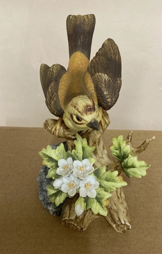 Fine porcelain bird kowa - bird,