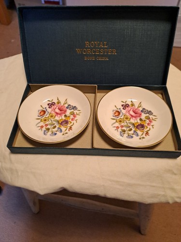 Royal worcester fine bone - fine,