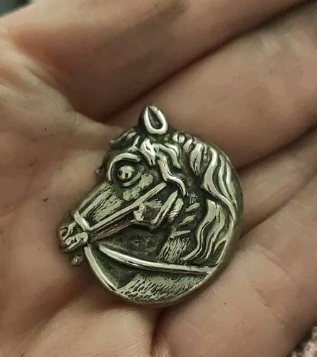 Horse head ornament - ornament, medallion