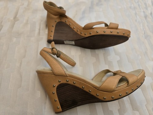 Ugg australia tan - 7.5,