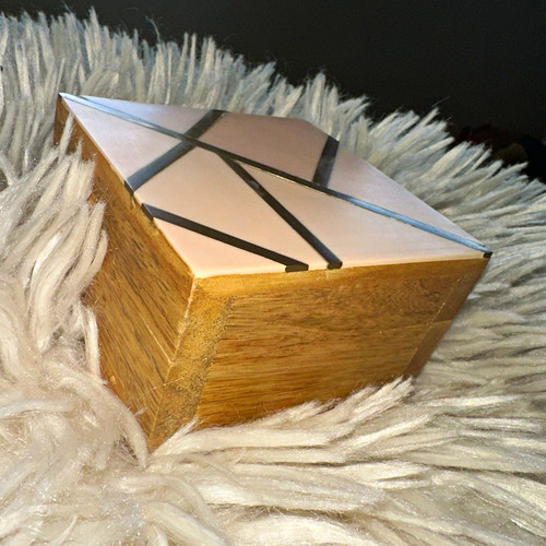 Square wooden lidded jewellery - square,