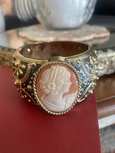 Vintage chunky cameo - chunky,
