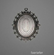 Large bezel setting oval