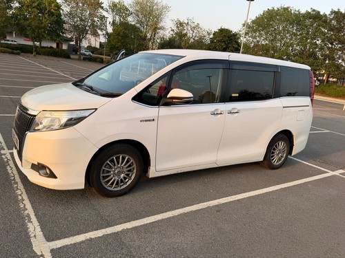 Toyota esquire hybrid - toyota,