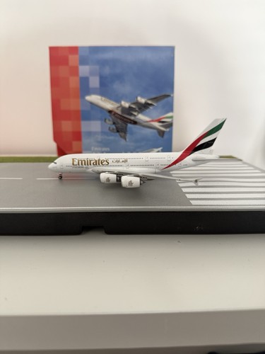 Emirates airbus a380 edb - airbus, a6-edb
