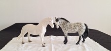 2 VINTAGE PORCELAIN HORSE FIGURINES / STATUES / ORNAMENTS