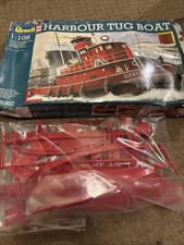 Revell Harbour Tug Boat 1:108