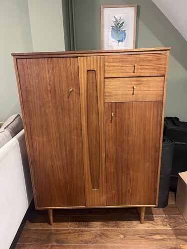 Midcentury guest room wardrobe - midcentury,