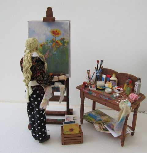 Artisan artist with easel - 1/12,