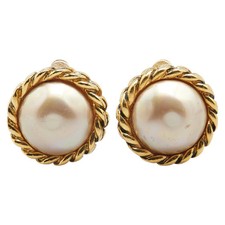 CHANEL Vintage Pearl Earrings