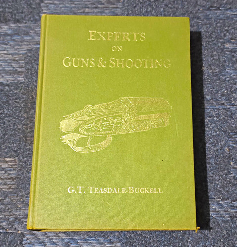 Experts guns shooting by - experts,