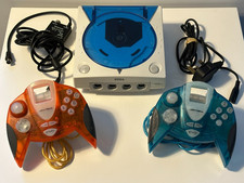 SEGA DREAMCAST CONSOLE BUNDLE