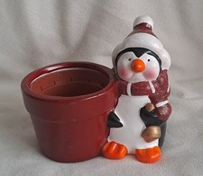 LOVELY 11cm SMALL CHRISTMAS PENGUIN POT PLANT HOLDER, NEVER USED EXCELLENT FIND