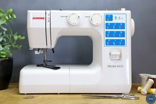Boxed Janome 4400 Reliable Easy to Use Sewing Machine Boxed + Foot Set