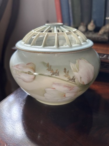 Vintage porcelain flower - vintage, frog
