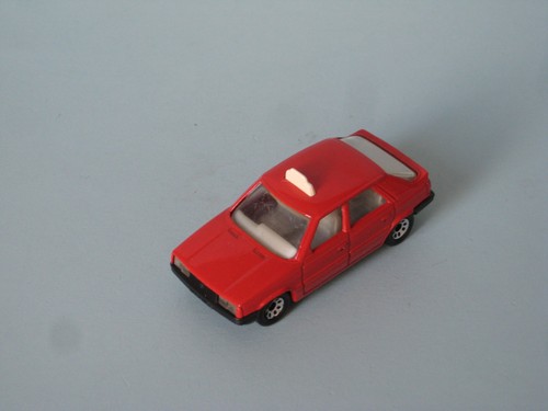 Matchbox renault taxi red - renault,