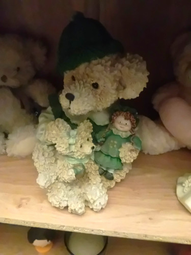 Resin teddy bear figurine - teddy,