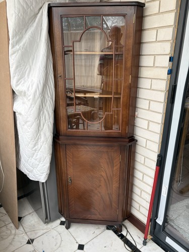 Corner display cabinet - corner,