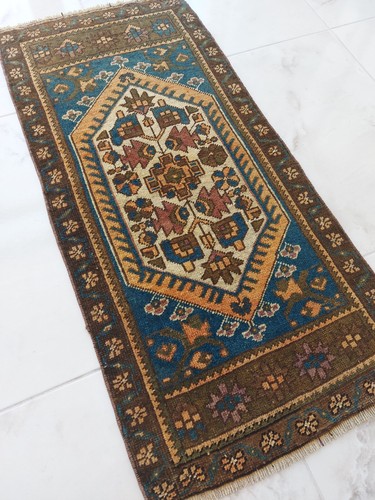 Geometric flower bed rug - geometric,