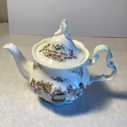 Lovely royal doulton brambly - royal,