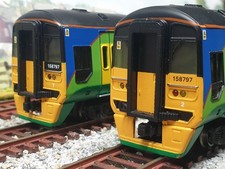 Bachmann 31-504A Class 158 2 Car DMU in "Central Trains" green -