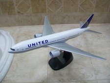 Pacmin United Ailrines 777-200