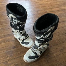 AlpineStars Tech 7 Motorcycle