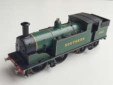 HORNBY R2923 SR M7 CLASS 0-4-4 TANK LOCOMOTIVE - NUMBER 242 - DCC READY - BOXED
