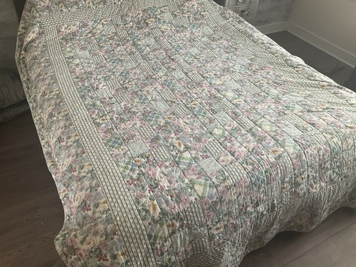 Vintage patchwork quilt pastel - vintage,