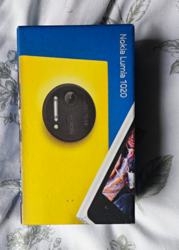 Nokia lumia 1020 yellow - nokia,