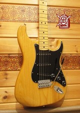 Fender Stratocaster Used