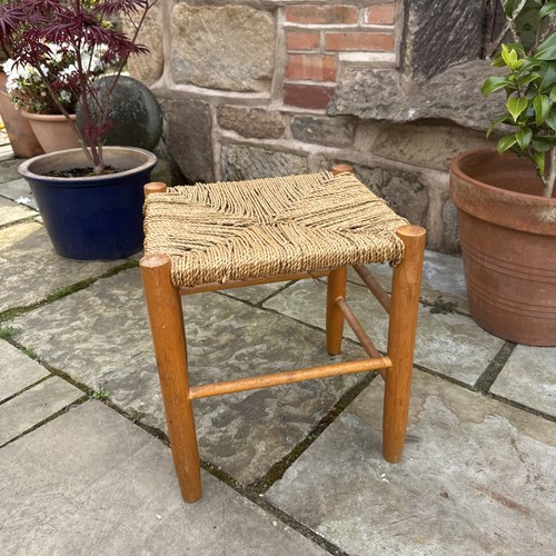 Lovely small vintage woven - lovely,