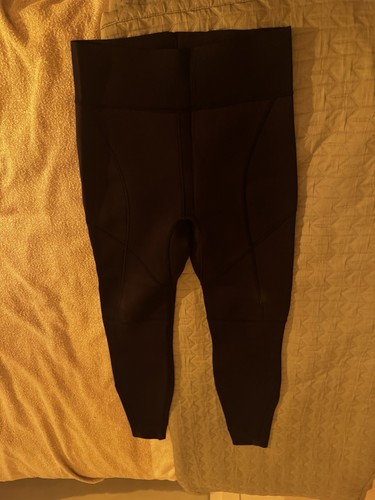 Two bare feet mens vista - bare,