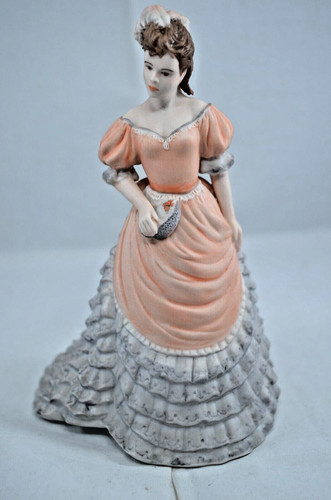 Very pretty coalport figurine - very,